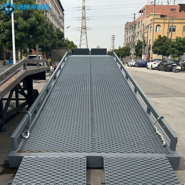 Hydraulic Ramp Heavy Duty Truck Loading Ramp Container Loading Dock Ramp Slope
