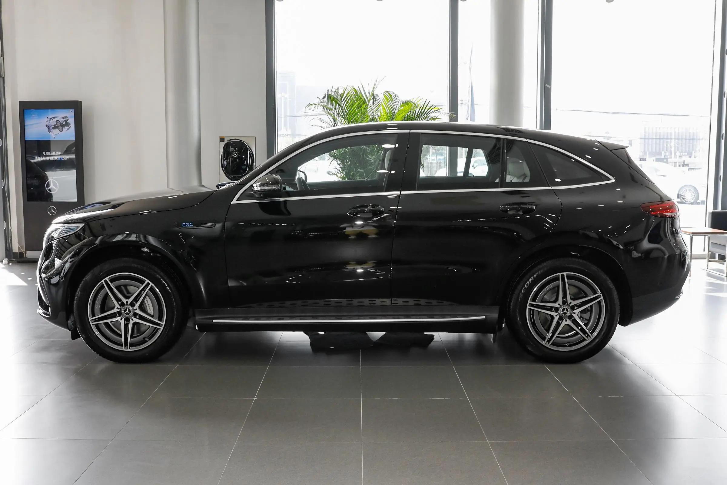 Energy Vehicle Mercedes EQC with Slow Charge 12-Hour Battery and Exquisite Workmanship