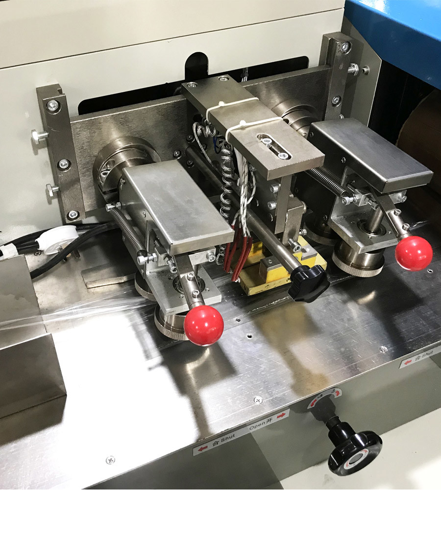 Surgical Mask Horizontal Pillow Packing Machine 3000w PLC Control