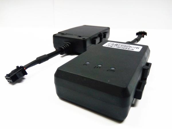 Quad Band NB - IoT Vehicle GPS Tracker Small Size Support 5m Accuracy Positionin