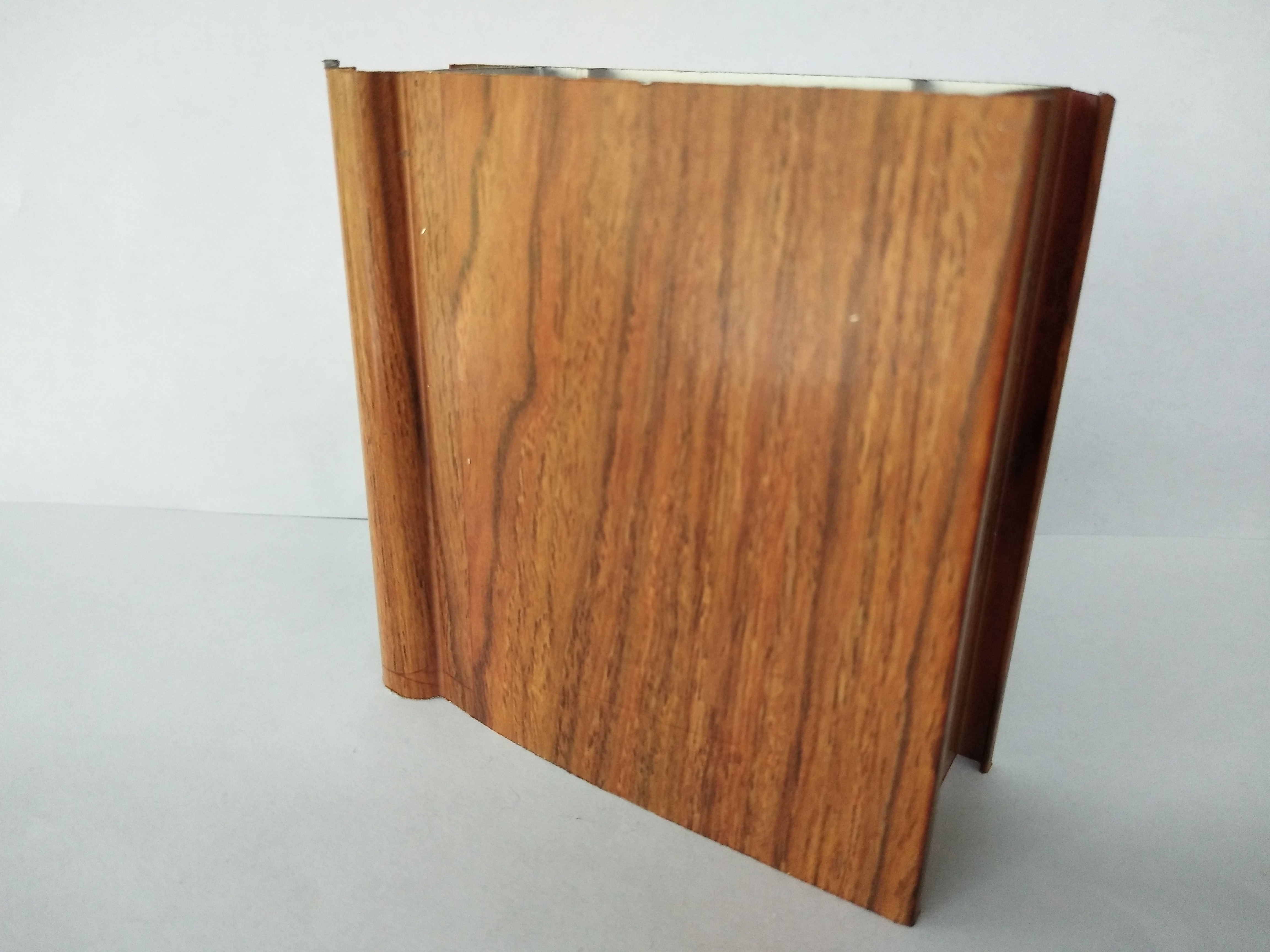 Machined Wood Finish Aluminium Profiles High Coating Hardness And Strong Adhesion