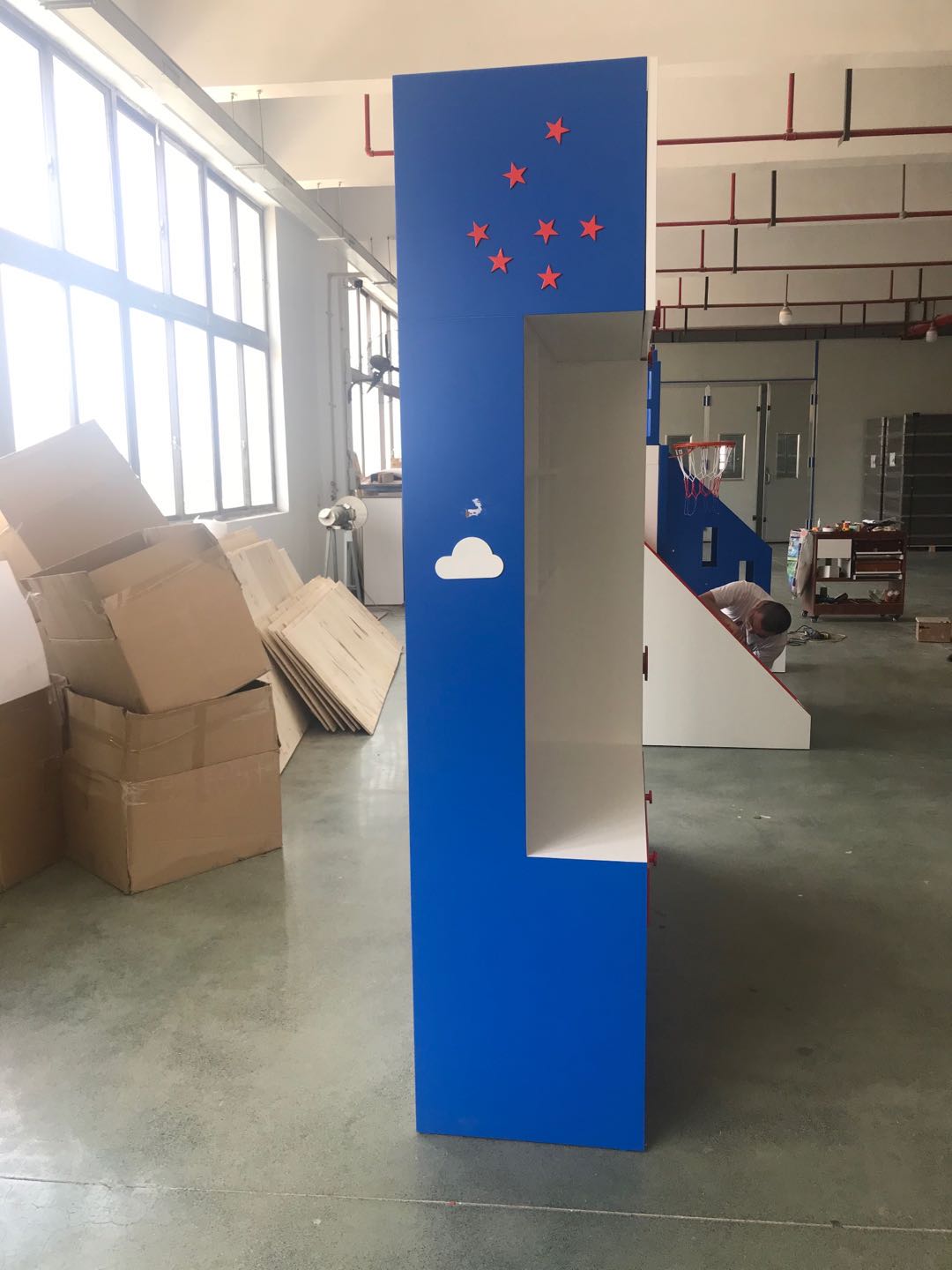 Customized Safe Children Furniture Solid Wood and MDF Bunk Bed for Kids Bed Blue for Boy with Basketball Hoop and Slide