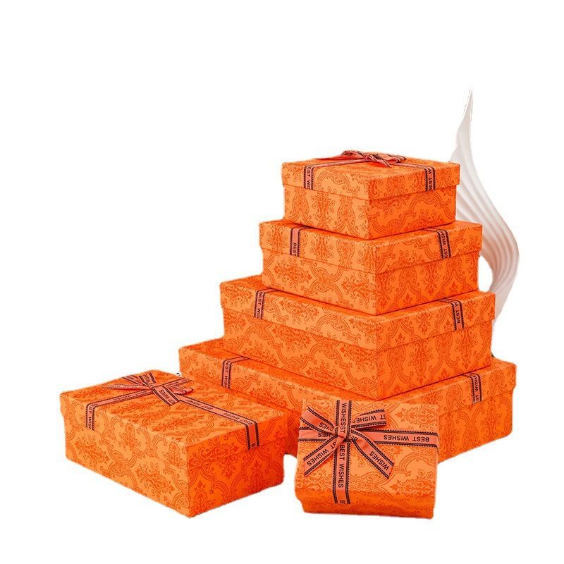Solid Color Advanced Custom Logo Printing Fashionable Rigid Cardboard Packaging Apparel and Shoes Gift Box with Straps