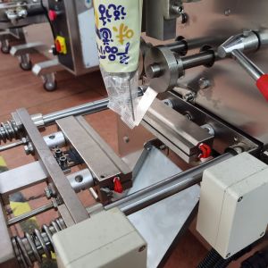 200g Ice Cube Packing Machine 80bags/min 304 Stainless