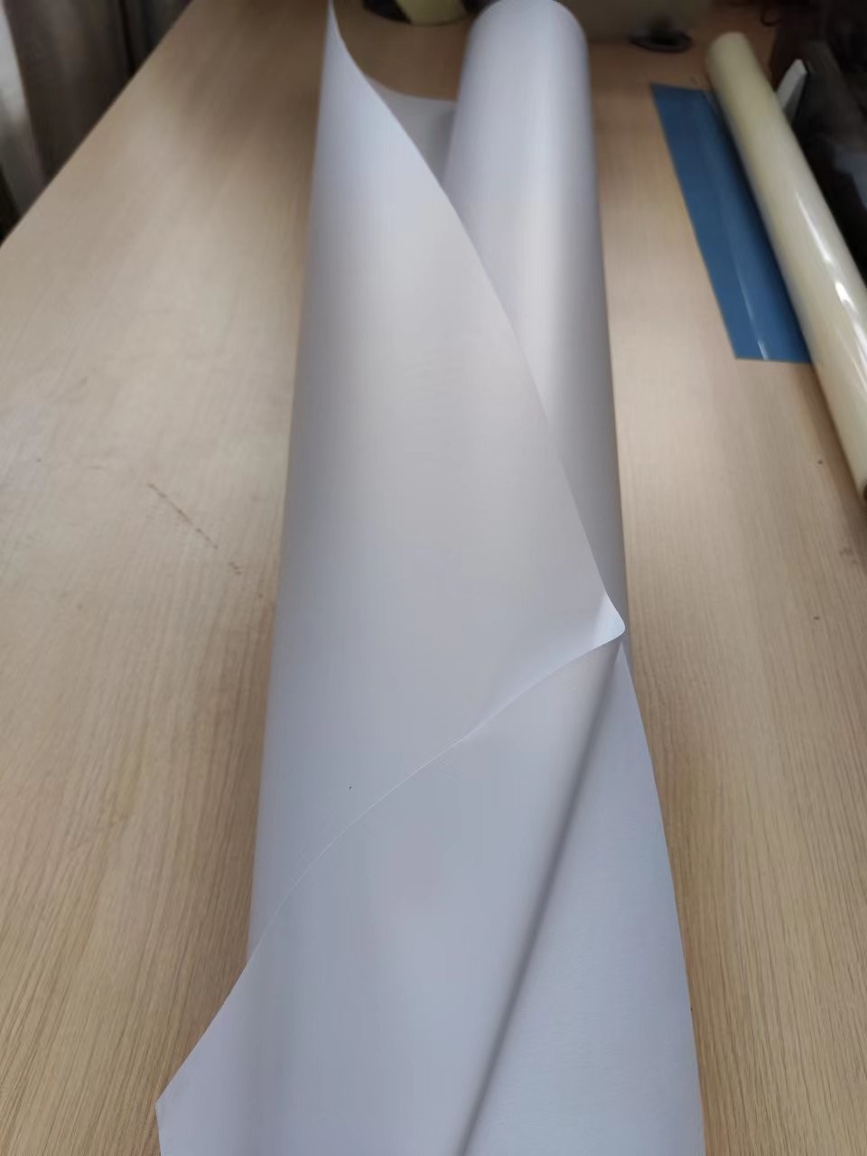 Outdoor White Printable Sticker 140g PVC Self Adhesive Vinyl Roll For Digital Printing