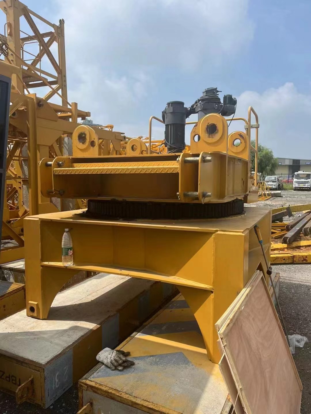 Yellow XCMG 6515-10 Used Tower Crane Spare Parts Provided for All Your Construction Needs