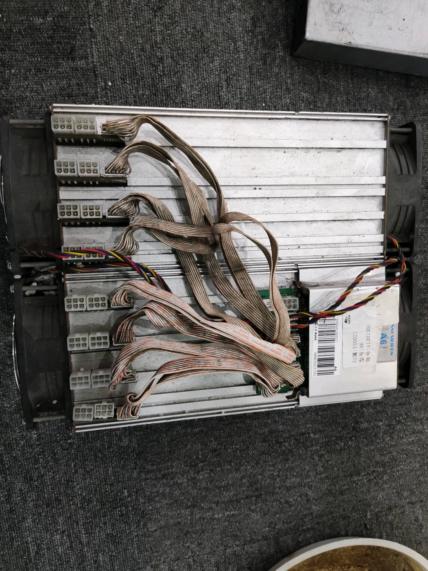 DDR4 Innosilicon A6+ 2.2GH/S 2100W LTC Miner