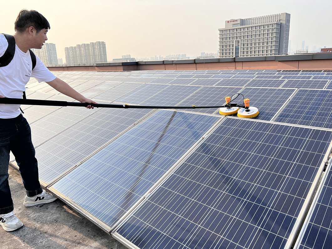 Low Cost 7.2m Dry Cleaning Solar Panel Cleaning Brush Solar Panel Cleaning Machine Equipment