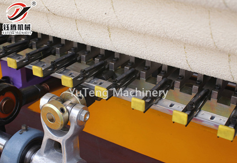 Computerized Lock Stitch Quilting Machine For Textile Production 1650mm/2450mm Sewing Width 220V/380V 3-Phase