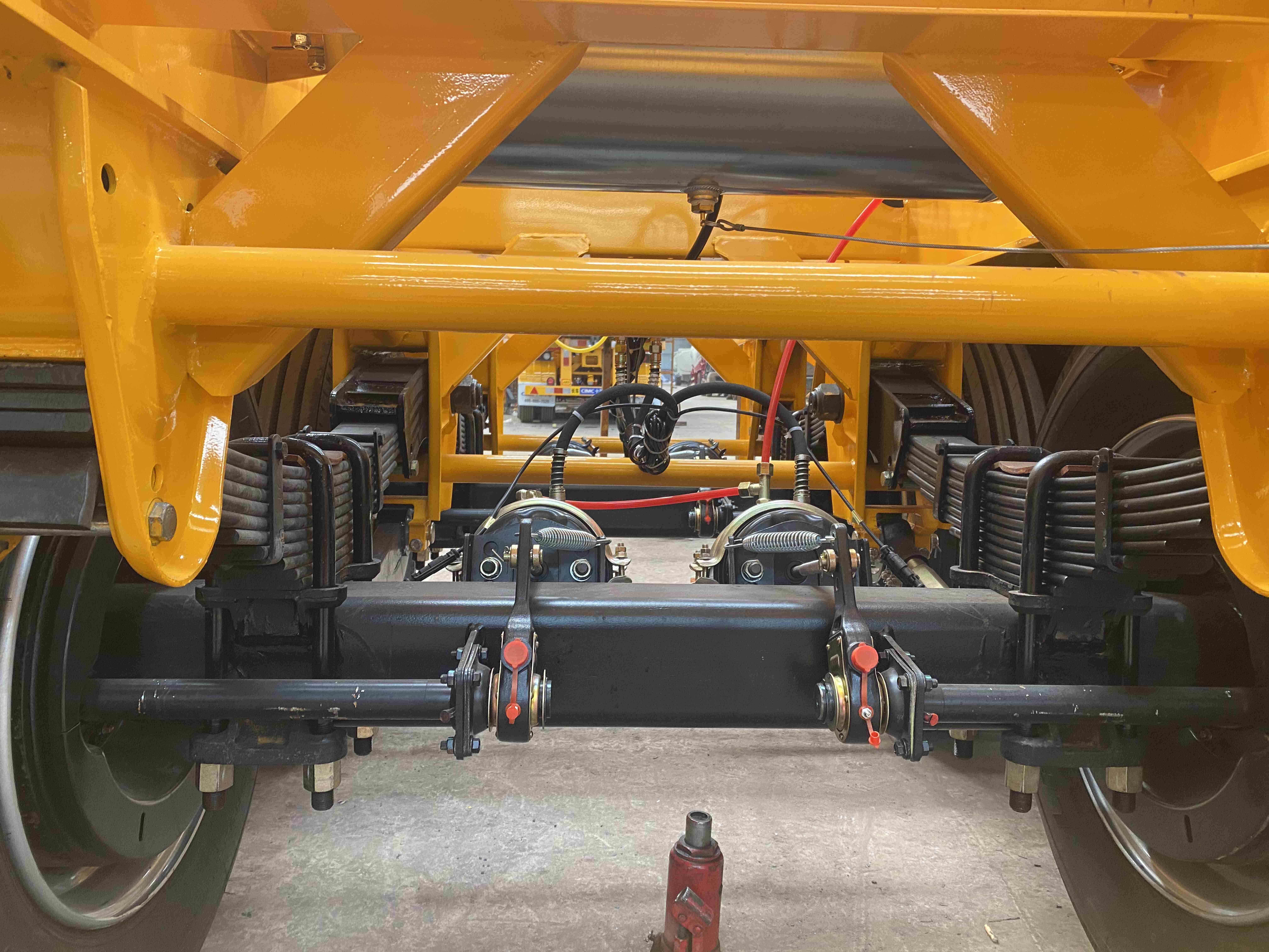 Maximum Load Capacity of 50T Truck Trailer's Semi-Trailer for Container Transport