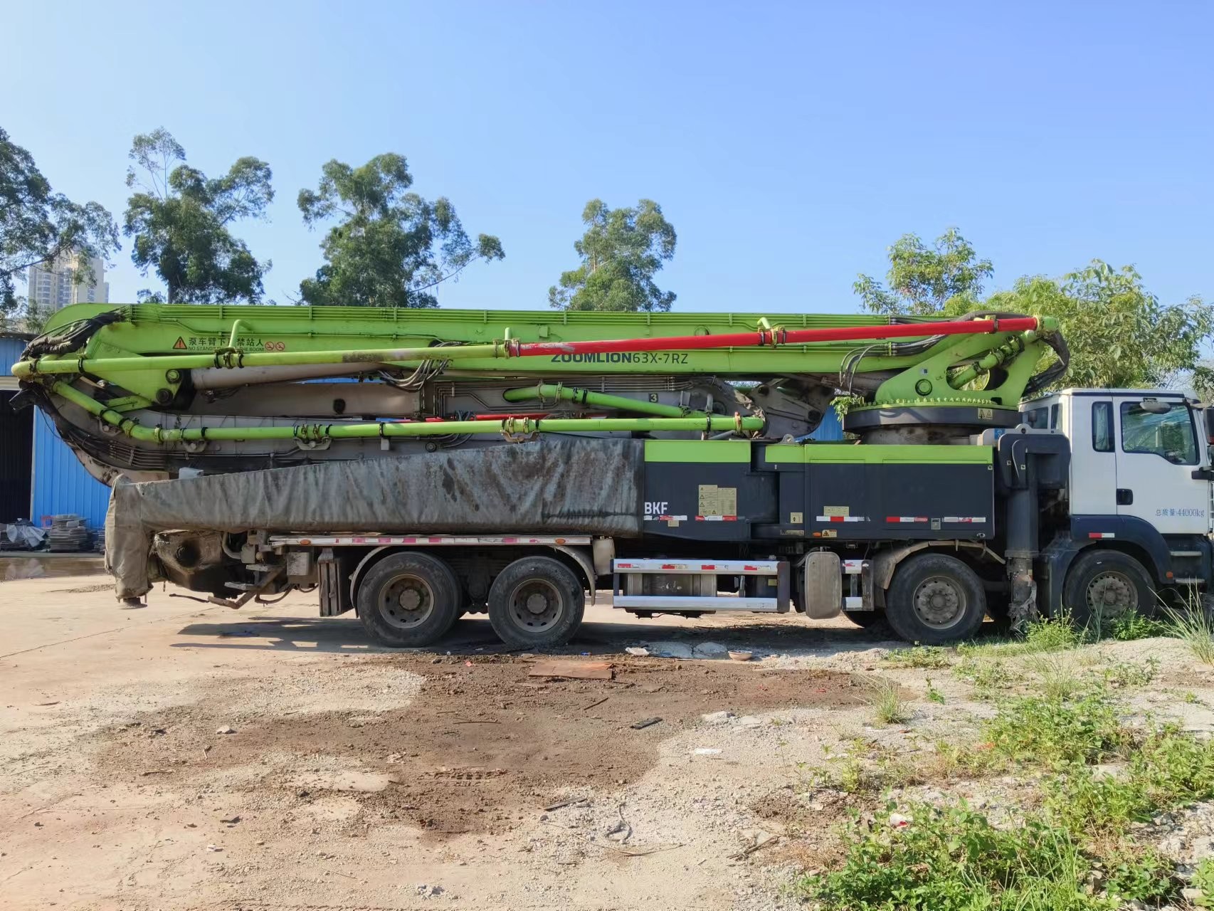Used 2021 Zoomlion 63m Truck Mounted Concrete Pump Truck In Good Condition