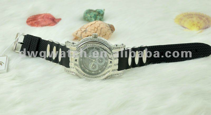 Hip Hop Luxury Men Watch with Bling Bling Watch Face