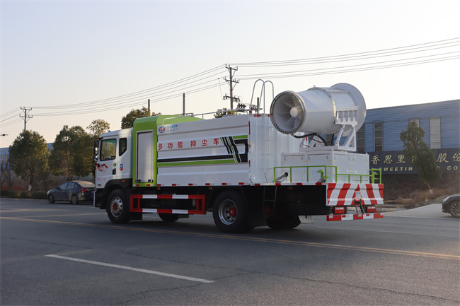 High Quality 35m Multifunctional Water Wheel Dust Removal Truck Diesel Monitor