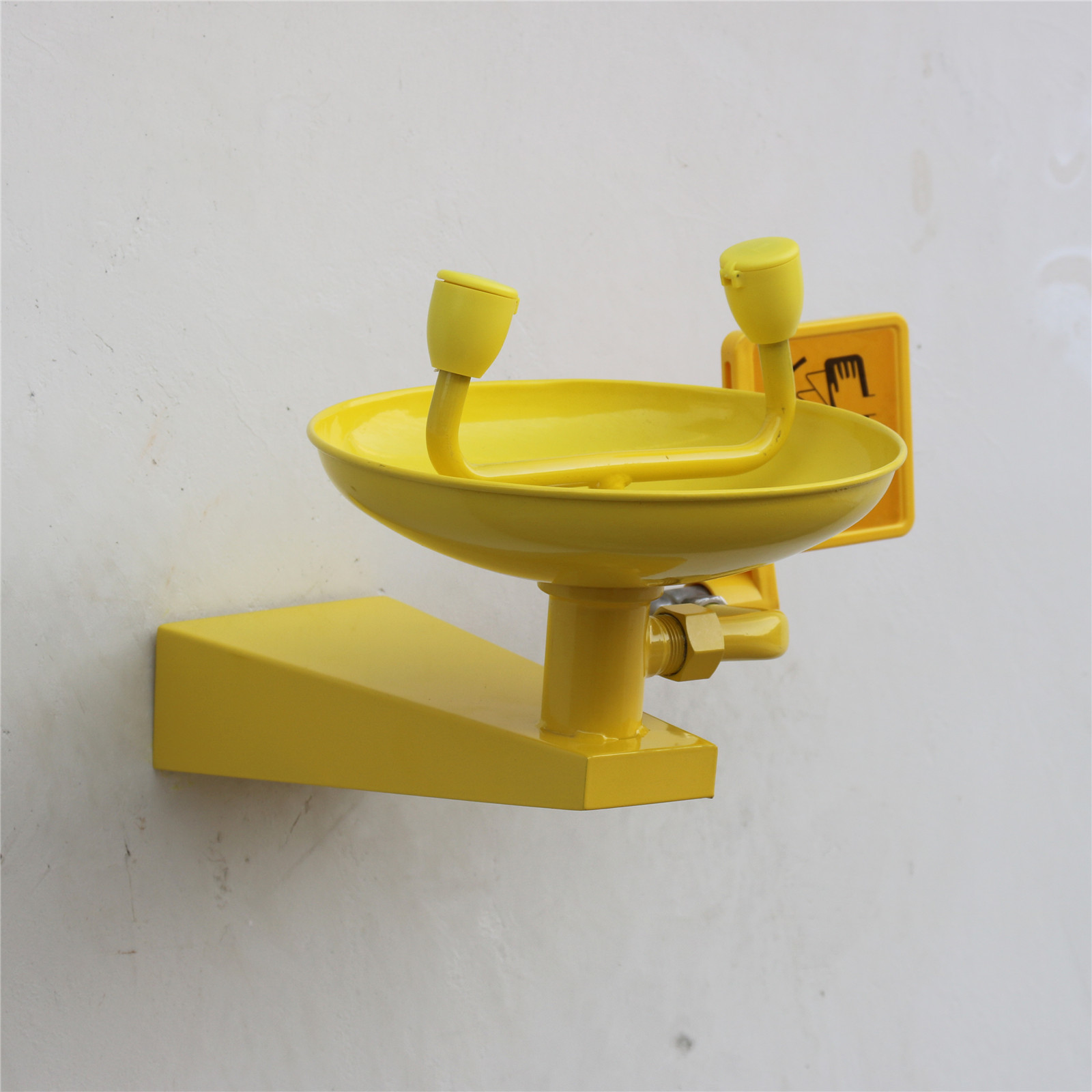 INDUSTRIAL SAFETY SHOWER Stainless steel Wall mounted emergency eyewash station