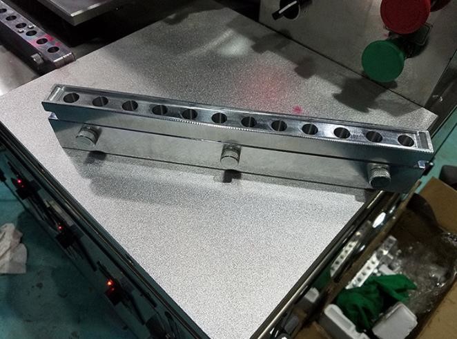 Stainless Steel Lipstick Filling Machine , Multifunctional Automatic Bottling Line