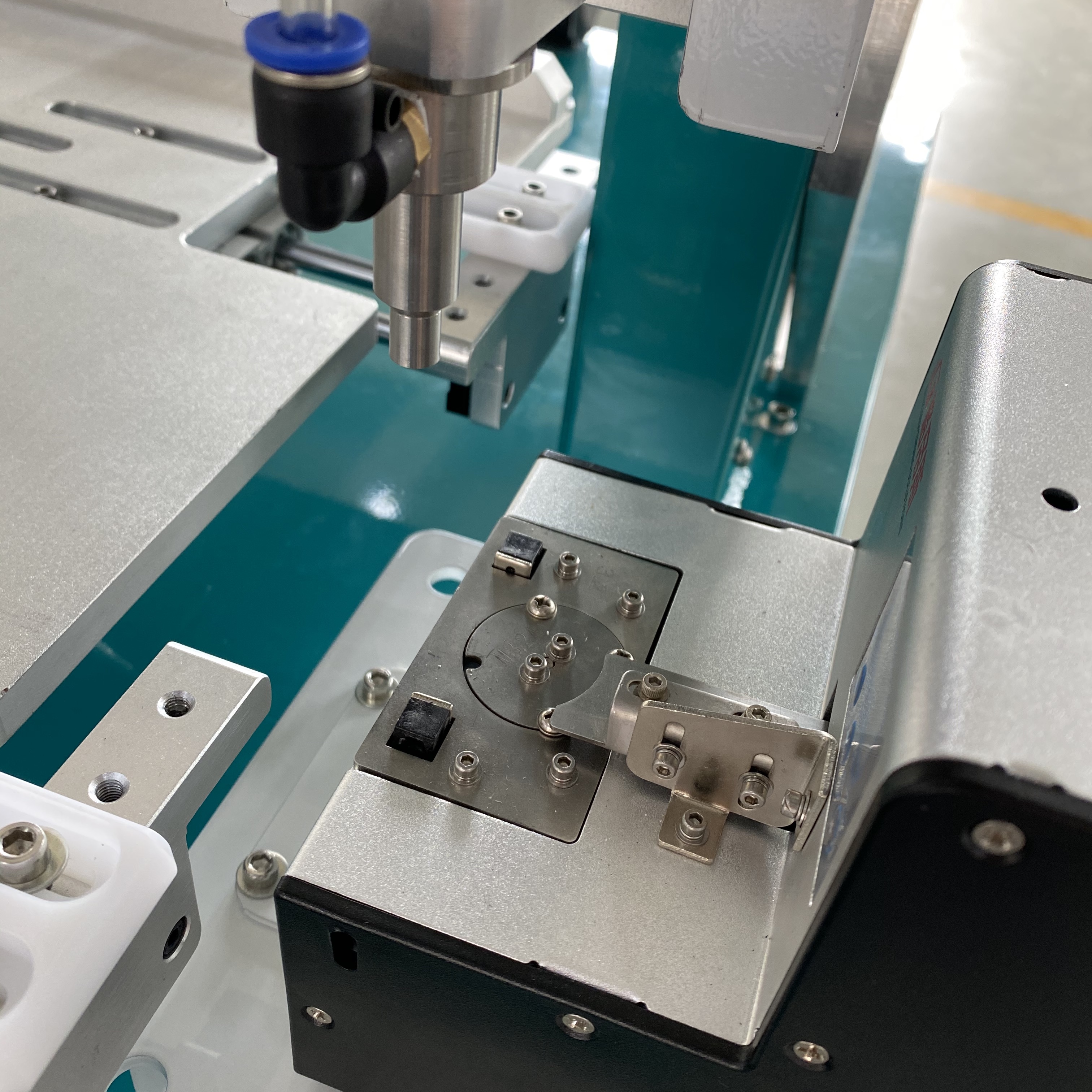 Z Axis Automatic Screw Locking Machine Customized Auto Screw Driver Machine 600*600mm Working Range