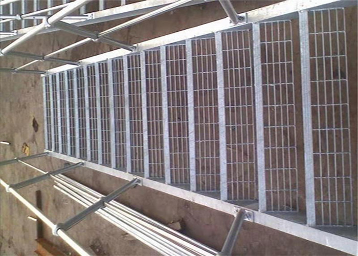 Anti Slip Bolted Fixing Galvanized Metal Stair Treads From Steel Grating Steps