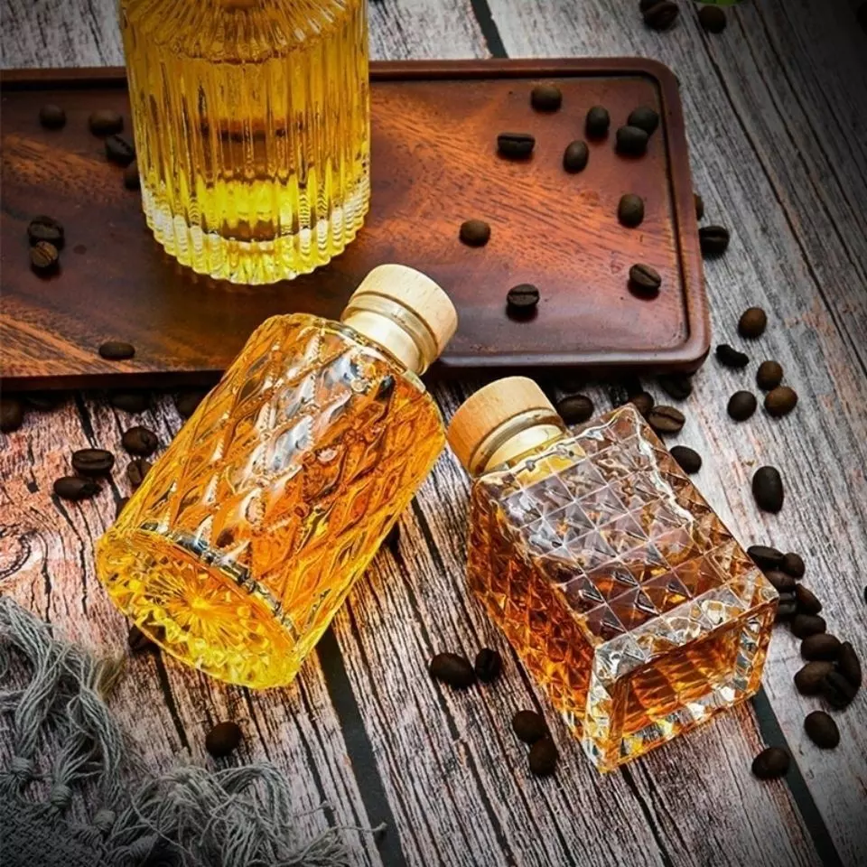 Non Refillable Round Glass Bottle For Small Vodka Gin Rum Whiskey Coffee Alcohol
