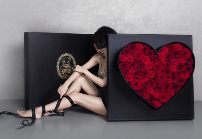 Free sample Luxury velvet drawer packaging perfume custom paper box with logo stamping golden,headband packaging box for