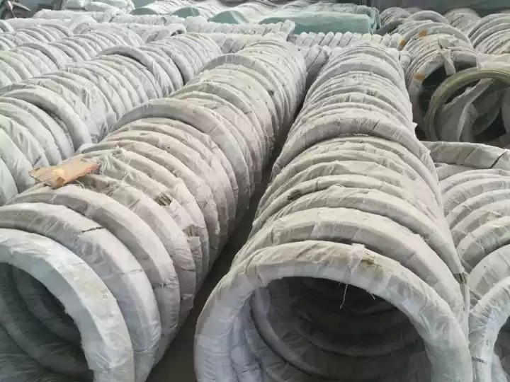 Binding Construction Galvanized Iron Wire 1.2mm 10 Kg Per Roll