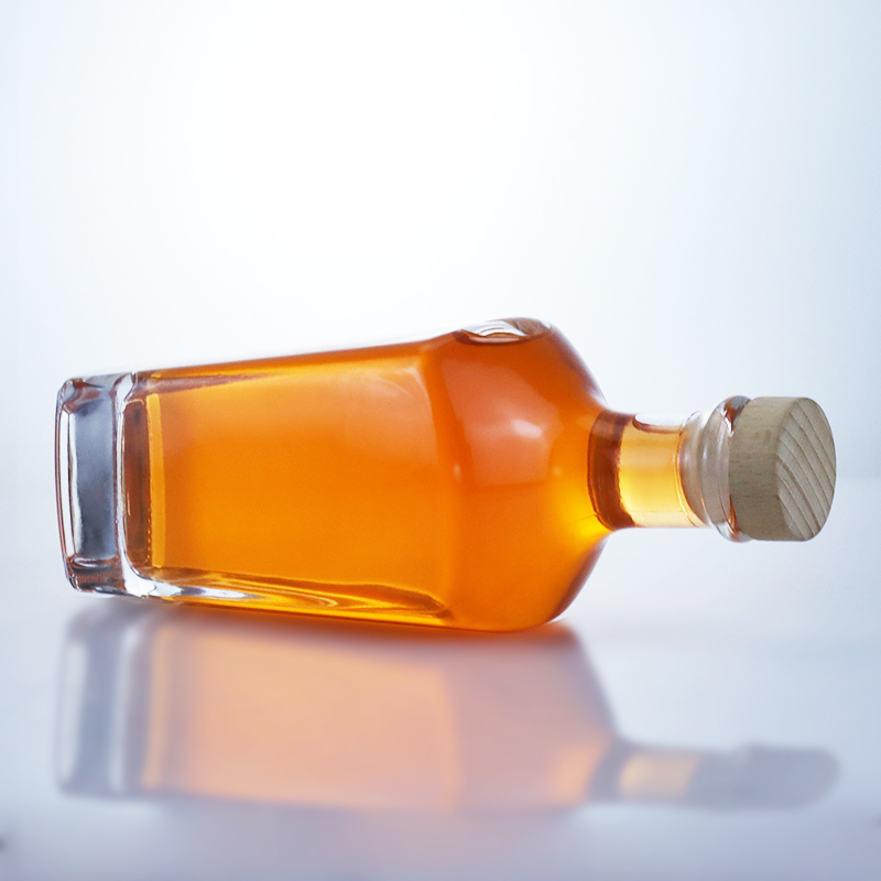 Hot Stamping Surface Handling Clear or Customized Color 750ml Rum Vodka Liquor Glass Bottle