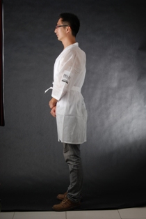 Long Sleeve PP Disposable Lab Coats Medical Gowns Fluid Resistant Single Use