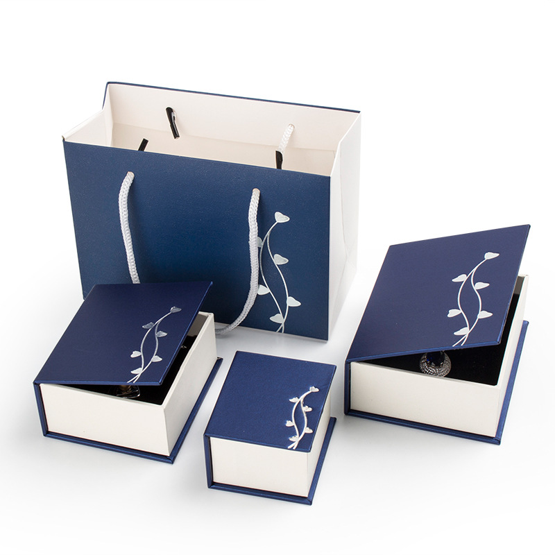 Custom Fashion Leather Small Jewelry Gift Box Packaging with Logo and Personalization