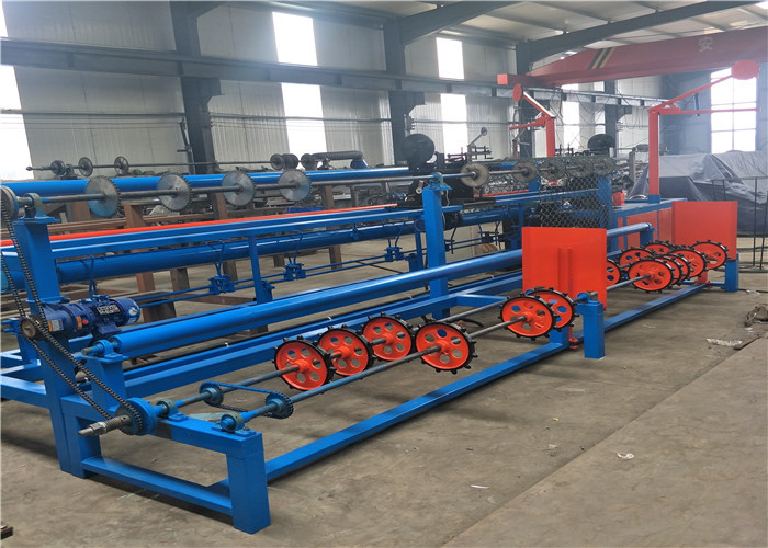  Two Wires Auto Diamond Chain Link Fence Machine For Highway Protection Fence Manufactures