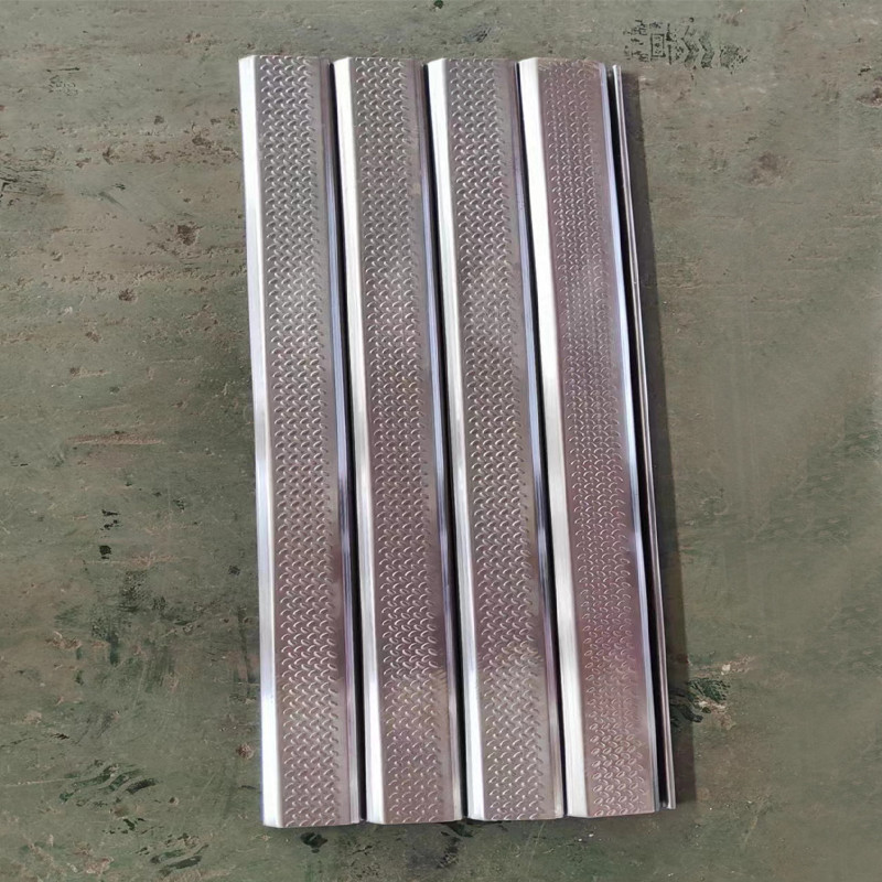 0.8mm 45# Steel Shutter Door Roll Forming Machine With 1 Year Warranty