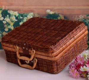 China Outdoor Natural Rattan Picnic Basket on sale
