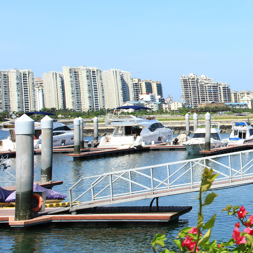 Marina Grade Aluminum Alloy Gangway Ramps With 300kgs/Sqm Loading Capacity For Marina Dock