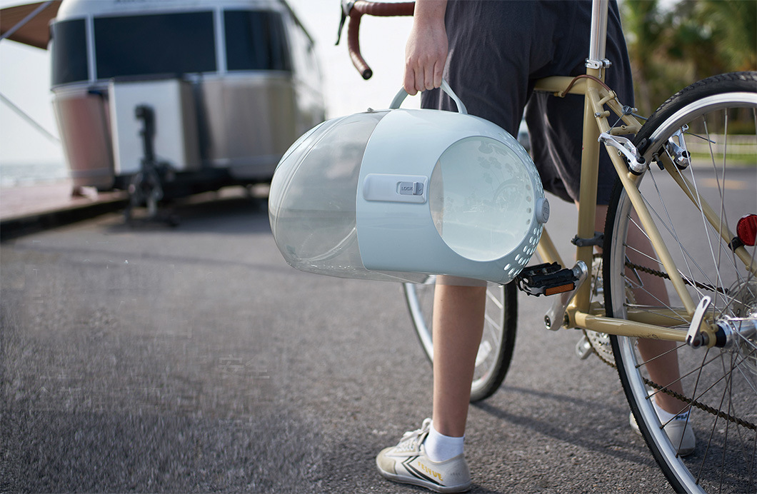 Innovative and Durable Pet Travel Carrier for Cats and Small Dogs