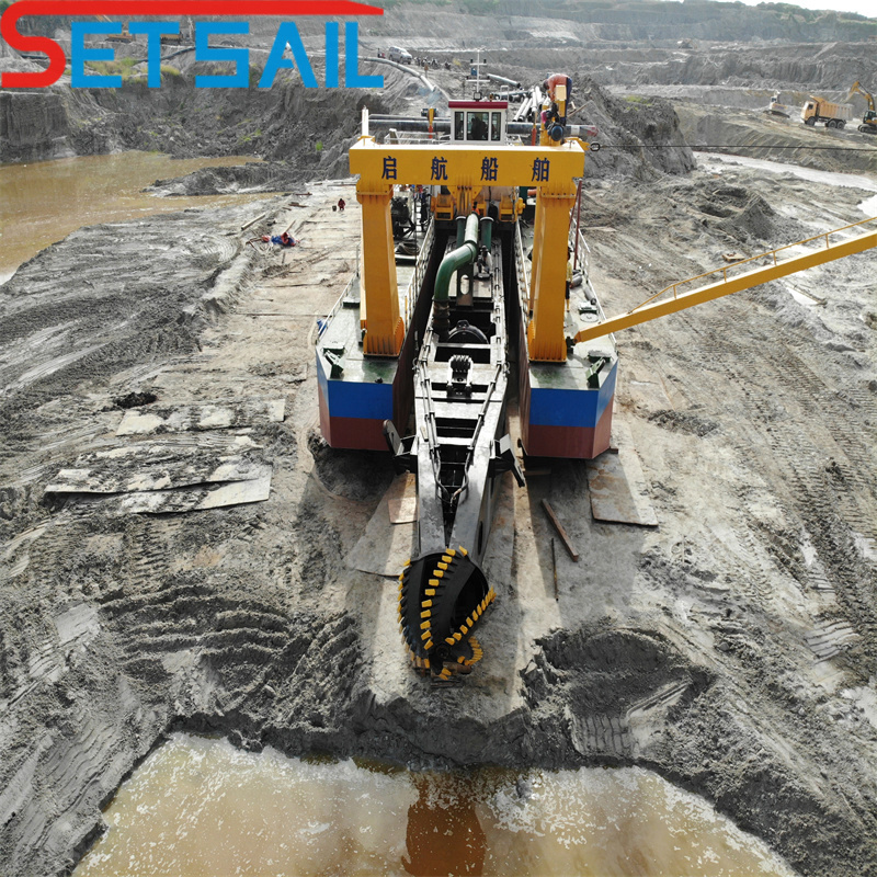 High Capacity 26 Inch Cutter Suction Dredger with Underwater Pump