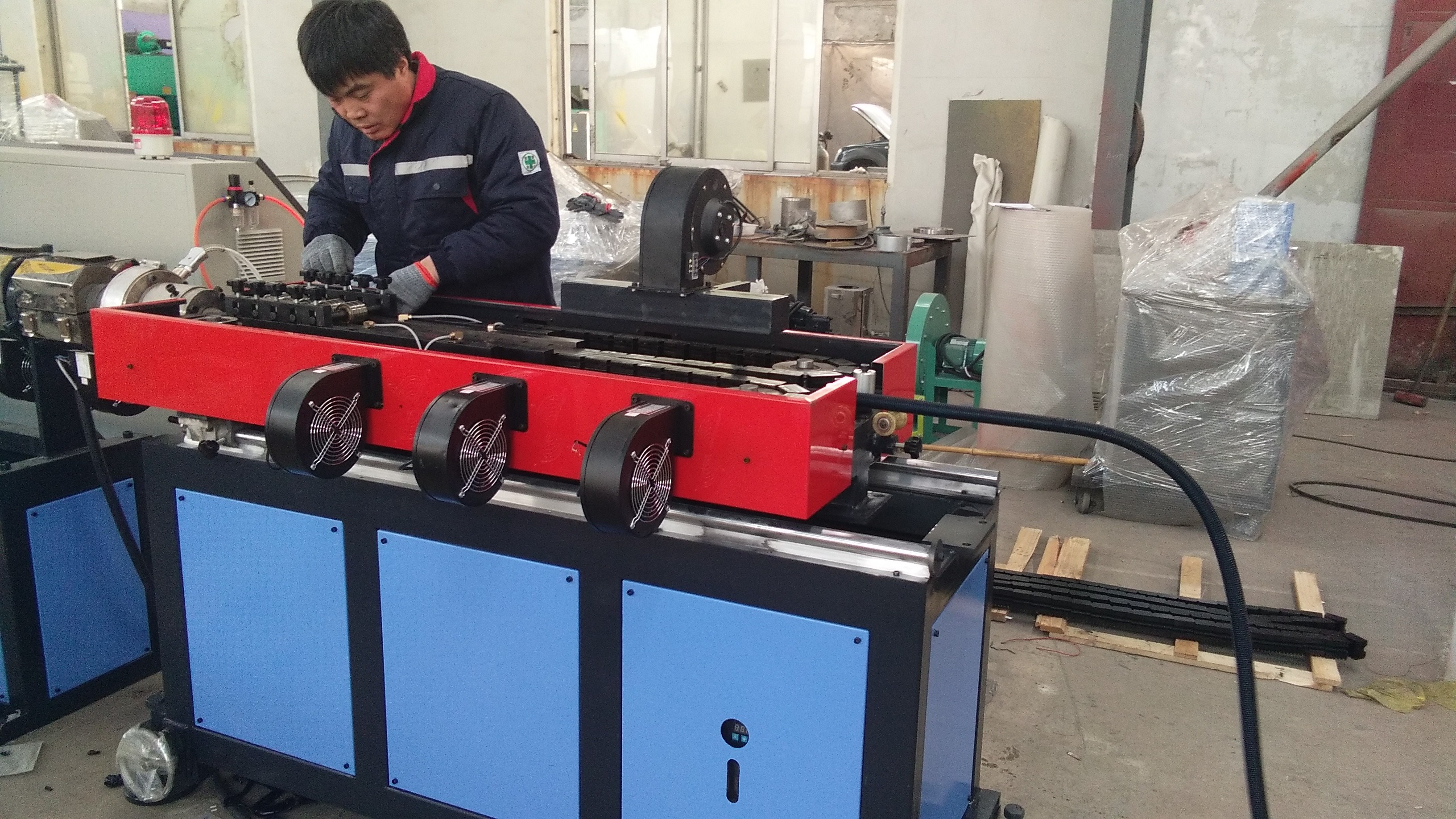 PVC PE Single Wall Corrugated Pipe Production Line, Sewage Pipe Making Machine