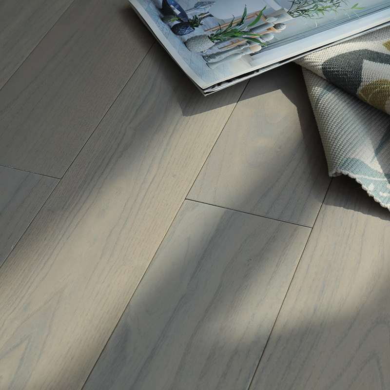 Three Layer Engineered Wood Flooring 20mm European Oak with Black Embossed Finish
