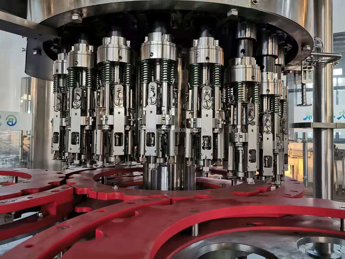 SUS304 Robotized Automatic Wine Filling Machine With rotary washing function
