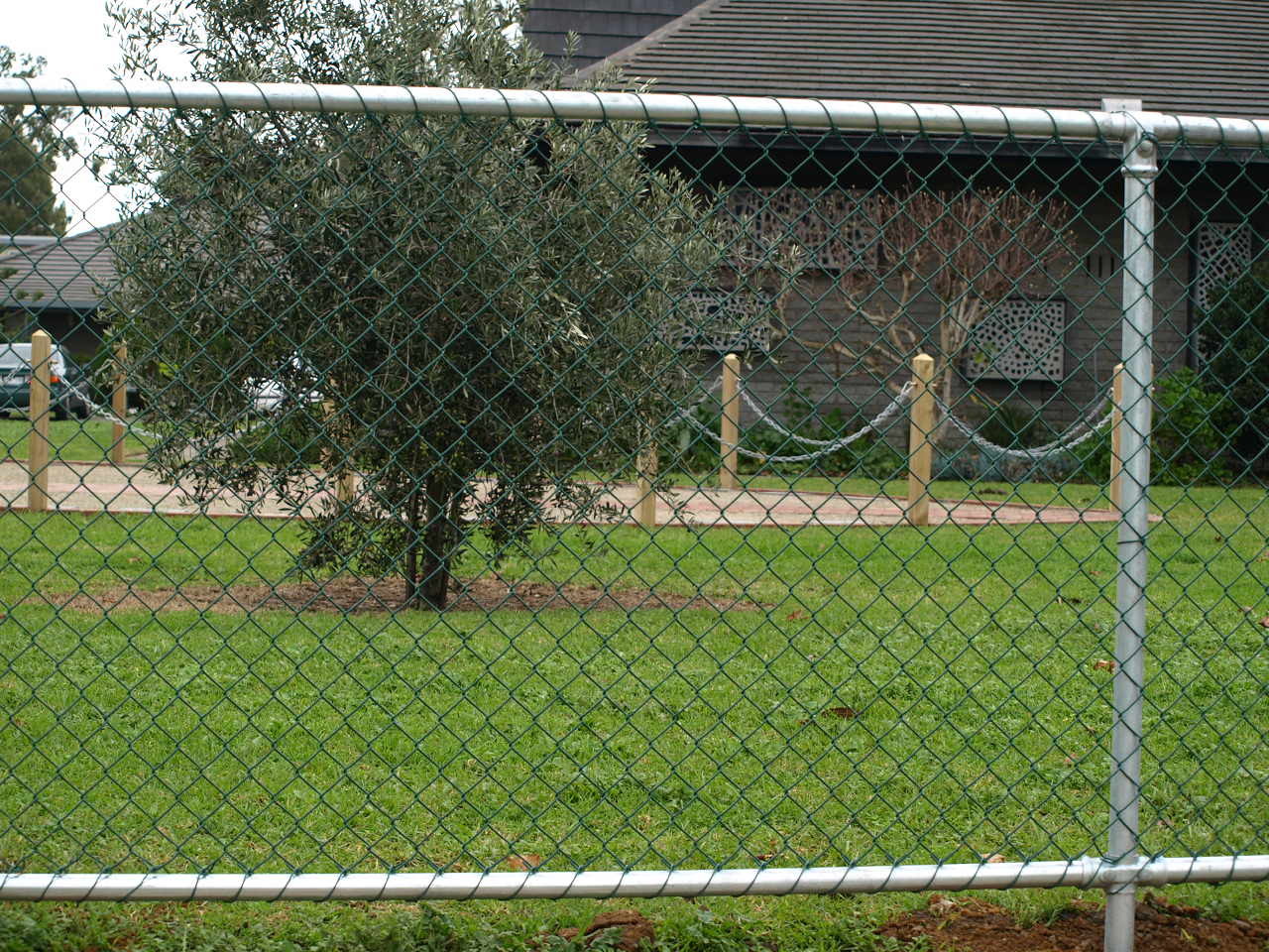 Construction Materials Galvanized Iron Wire Mesh Chain Link Fence