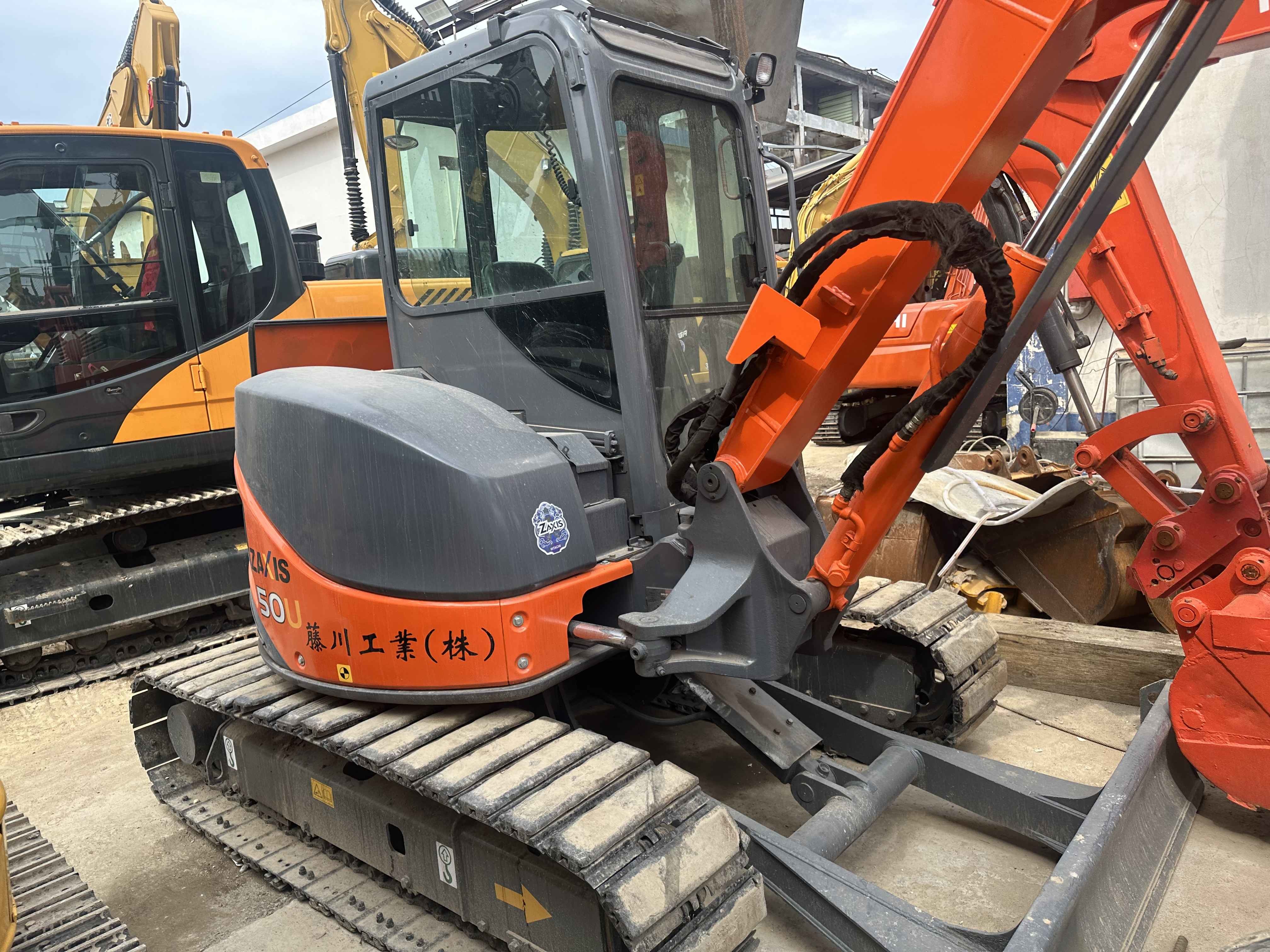 Construction 29.8kw Used Excavator Old Mini Hitachi ZX50-3F