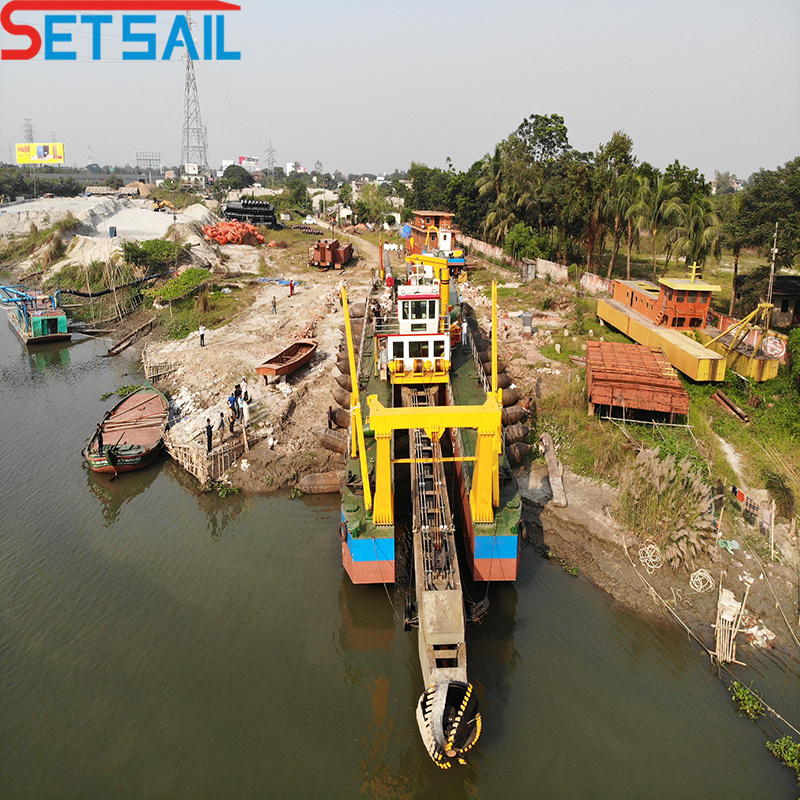 Diesel Engieng Power Cutter Sucton Dredger for River Sand Dredging