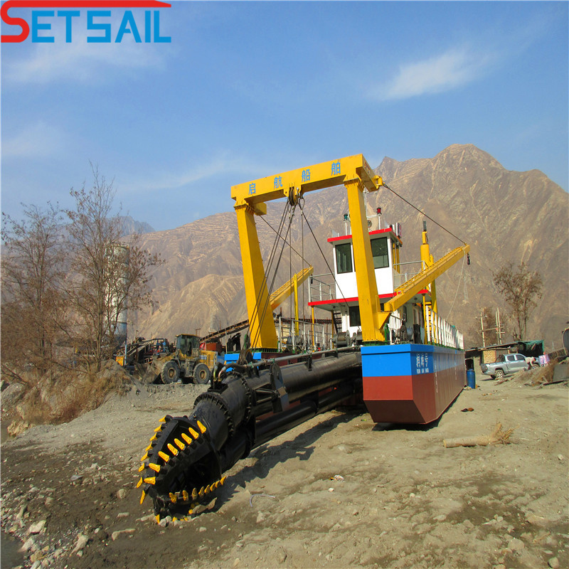 20 Inch Diesel Engine Cutter Suction Sand Dredger for Island Development