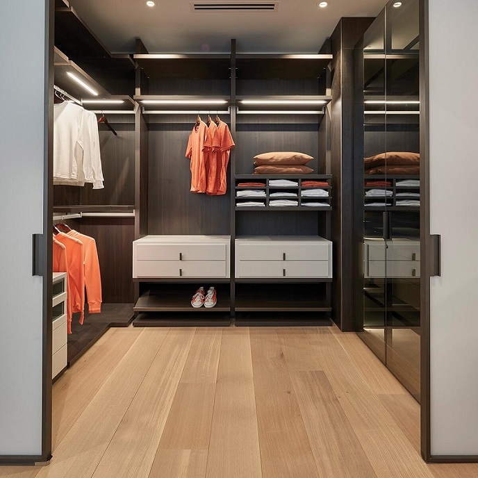 Wooden Bedroom Closet Wardrobe Custom Modern Design for High End Professionals