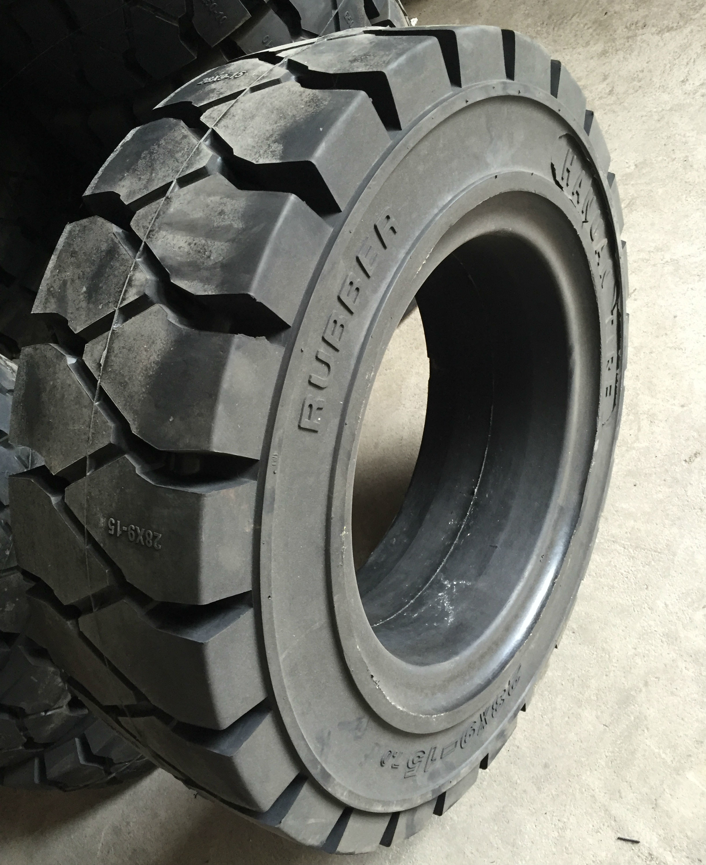 industrial forklift tire with good wear resistance DOT CCC ISO certification