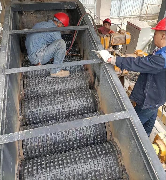 Strong Bearing Capacity Mining Rolling Screen Machines Feed Side Length Less Than 500 Mm