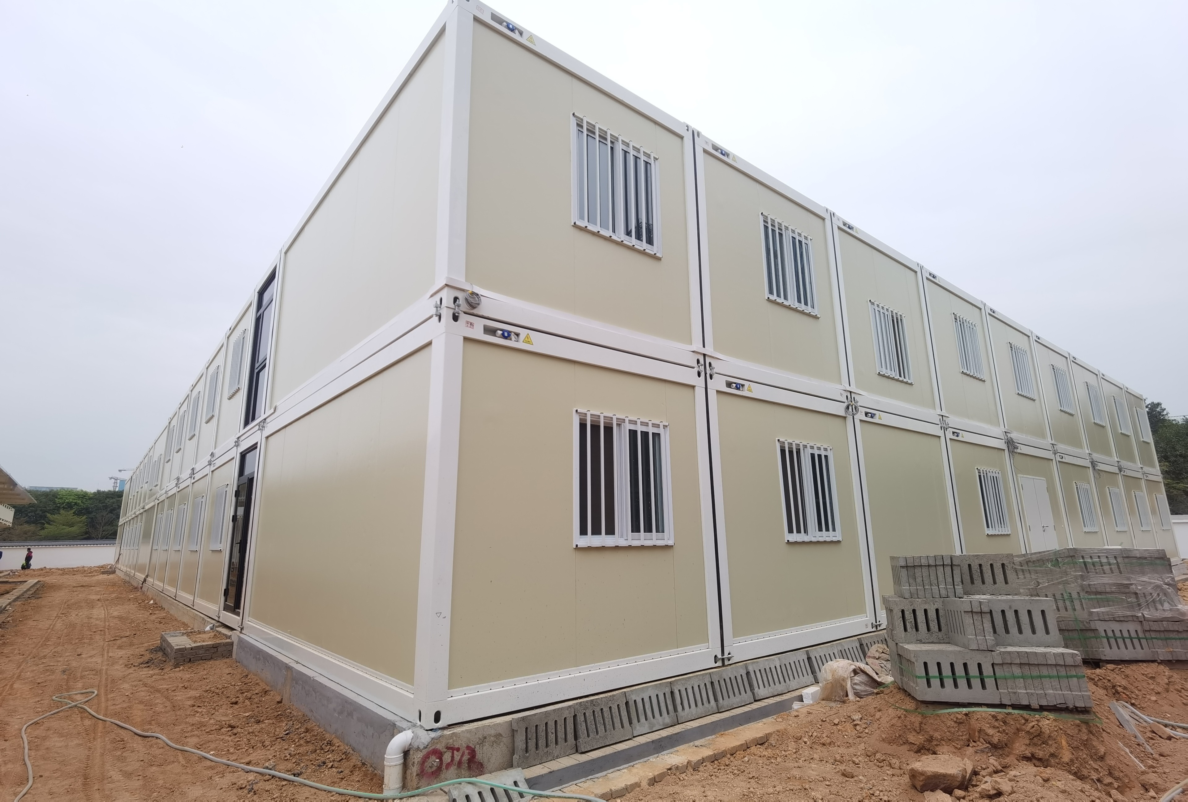 2 Bedroom Flat Pack Container House Q235B Anti Rust Prefab Modular Homes