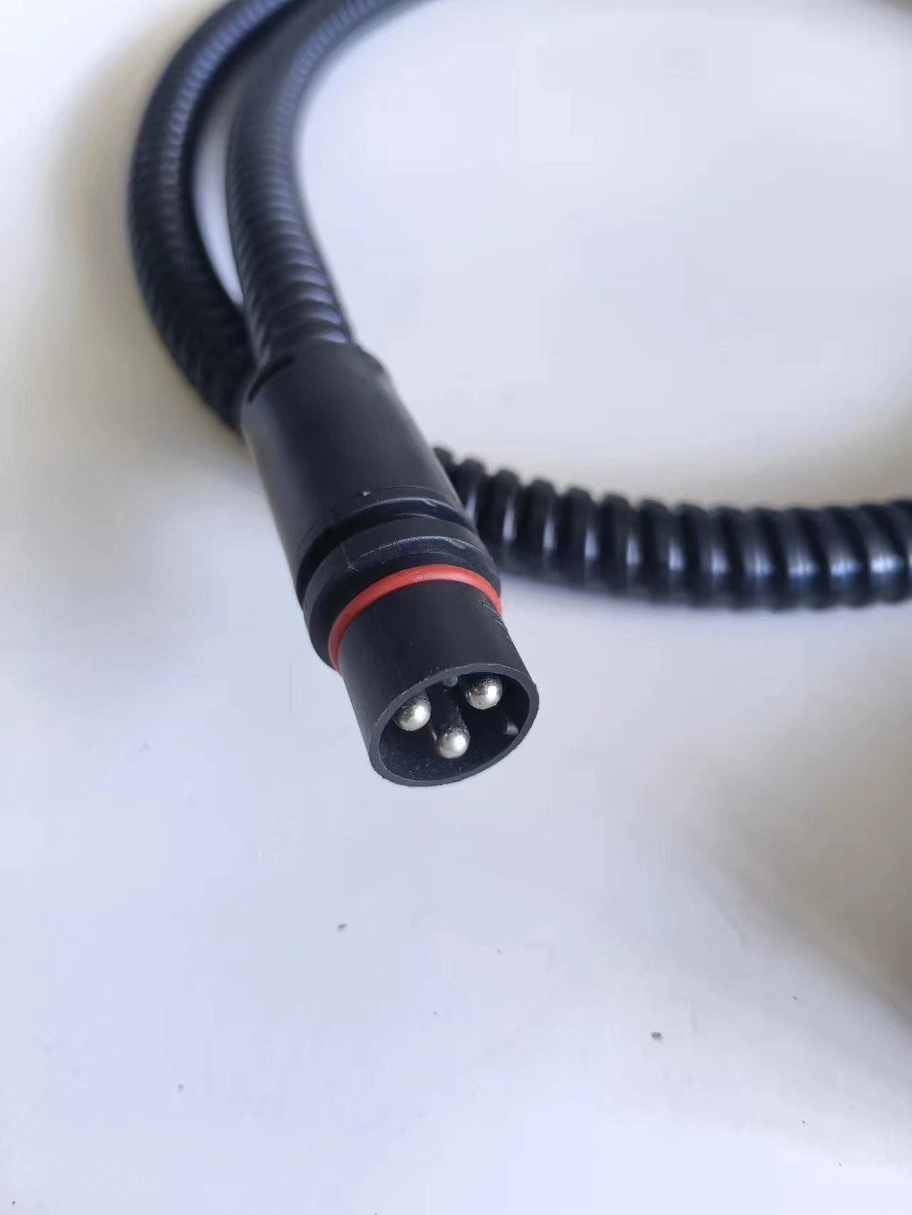 1.5m Engine Heater Cable IP44 Black 16A Low Temperature Resistance Corrugated Hose Line