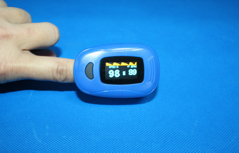 Blue Handheld Fingertip Pulse Oximeter Mini Size For Infant Home Use