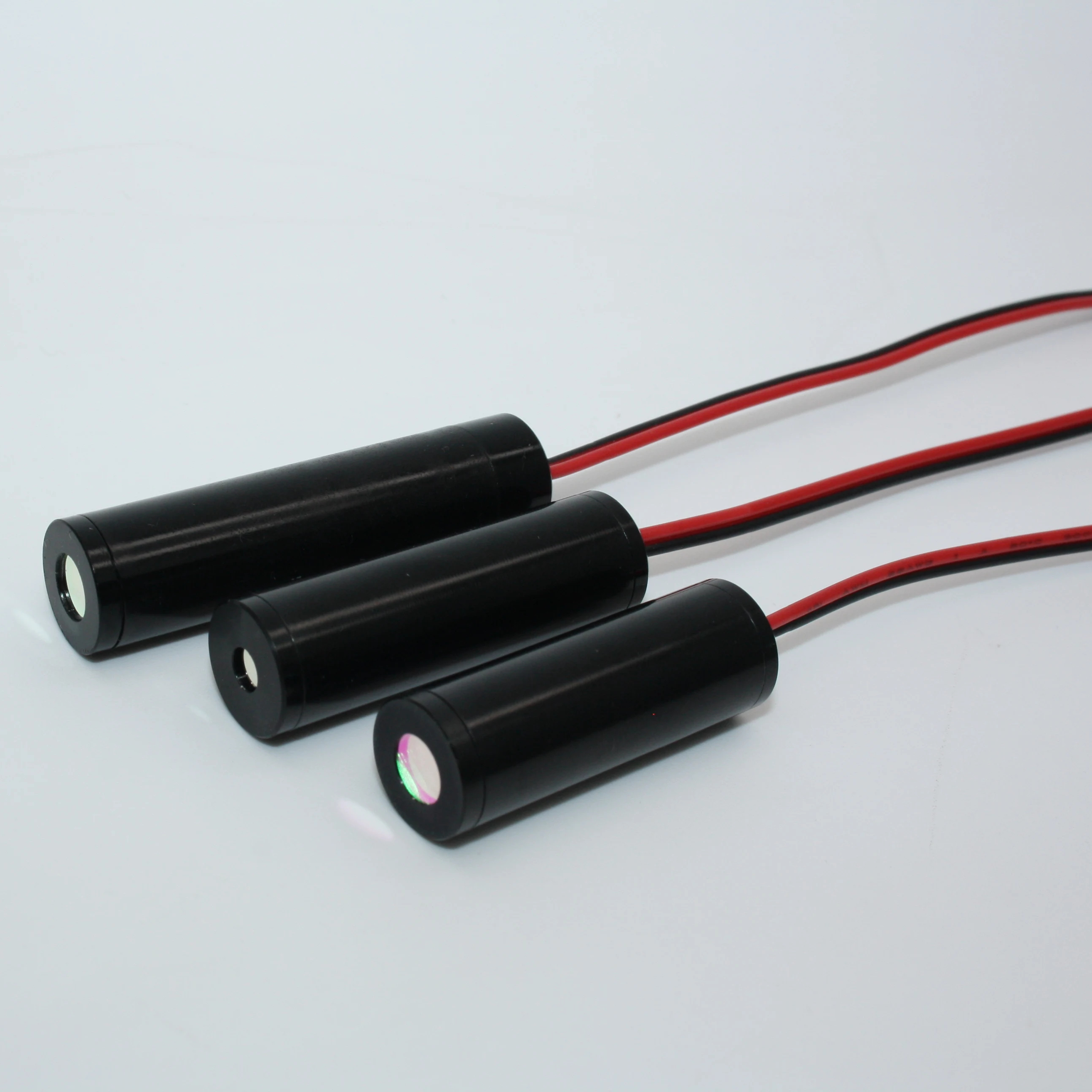 15mW Output Power Good Beam Low Noise High Stability Yellow Dot Laser Module 561nm