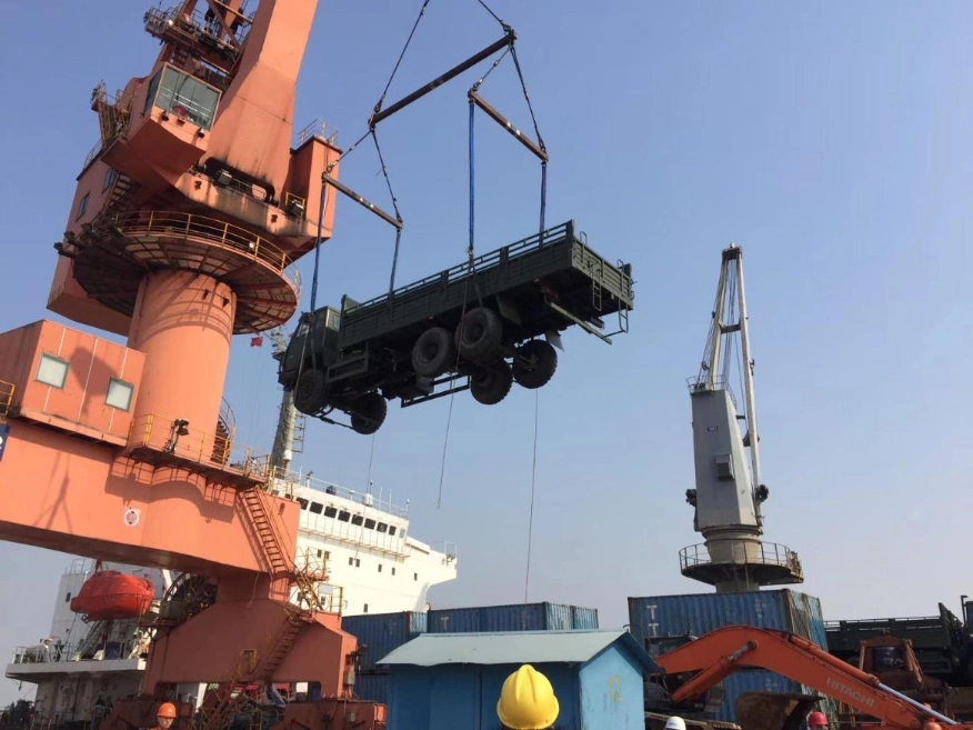 Dongfeng Euro4 LHD Desert Truck 6x6 Off Road With Tarpaulin Camera And Performance