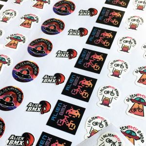  Customized Plastic Adhesive Labels Antistatic Support Thickness Customization Manufactures