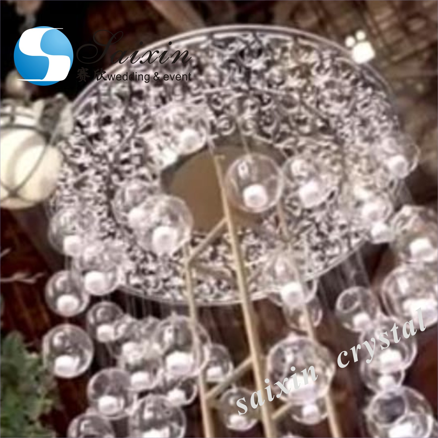 1.8m large shiny gold metal flower stand with battery working crystal chandeliers for wedding table decoration